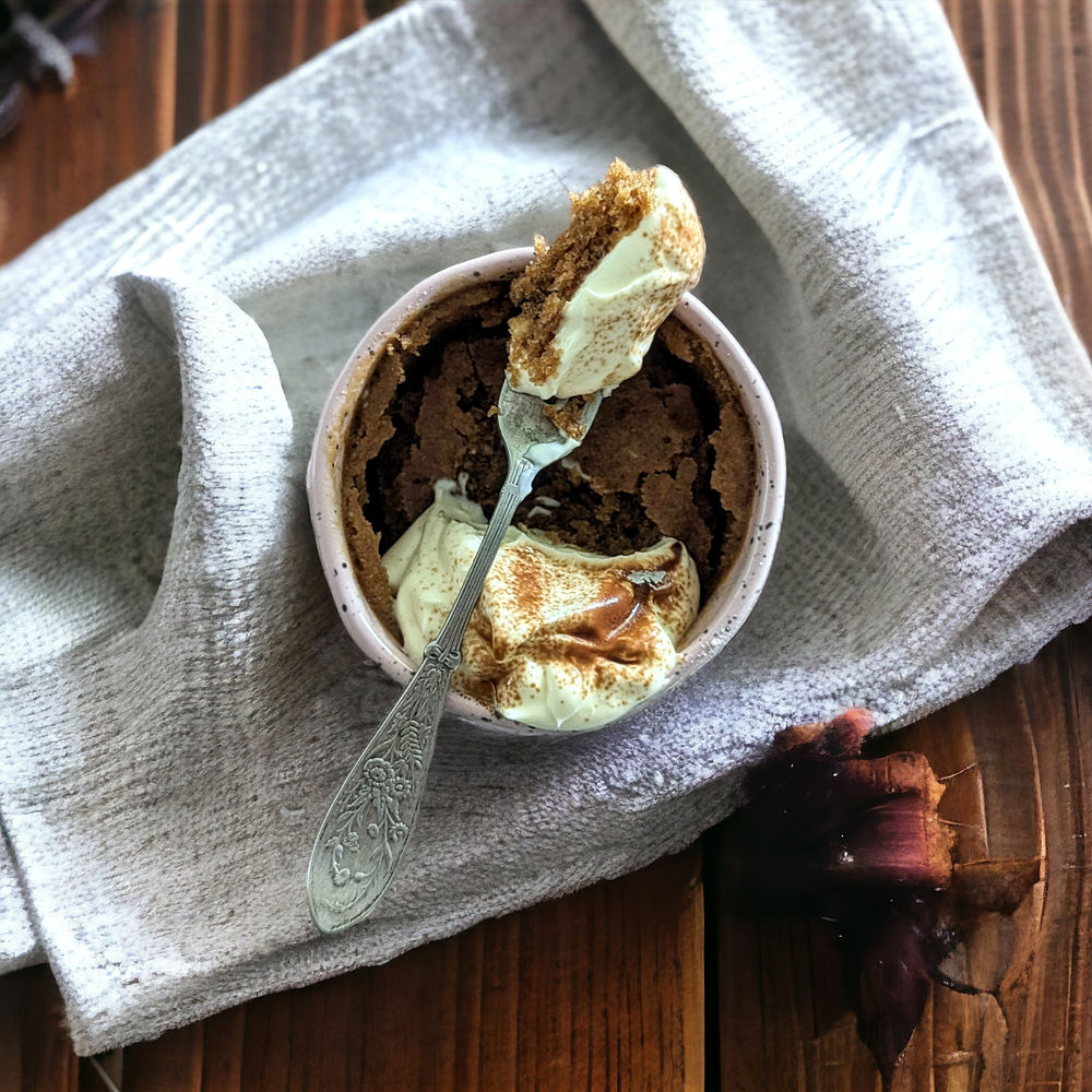 Story Book Cakes - Cinnamon Bun Mud Cake in a Mug 80g
